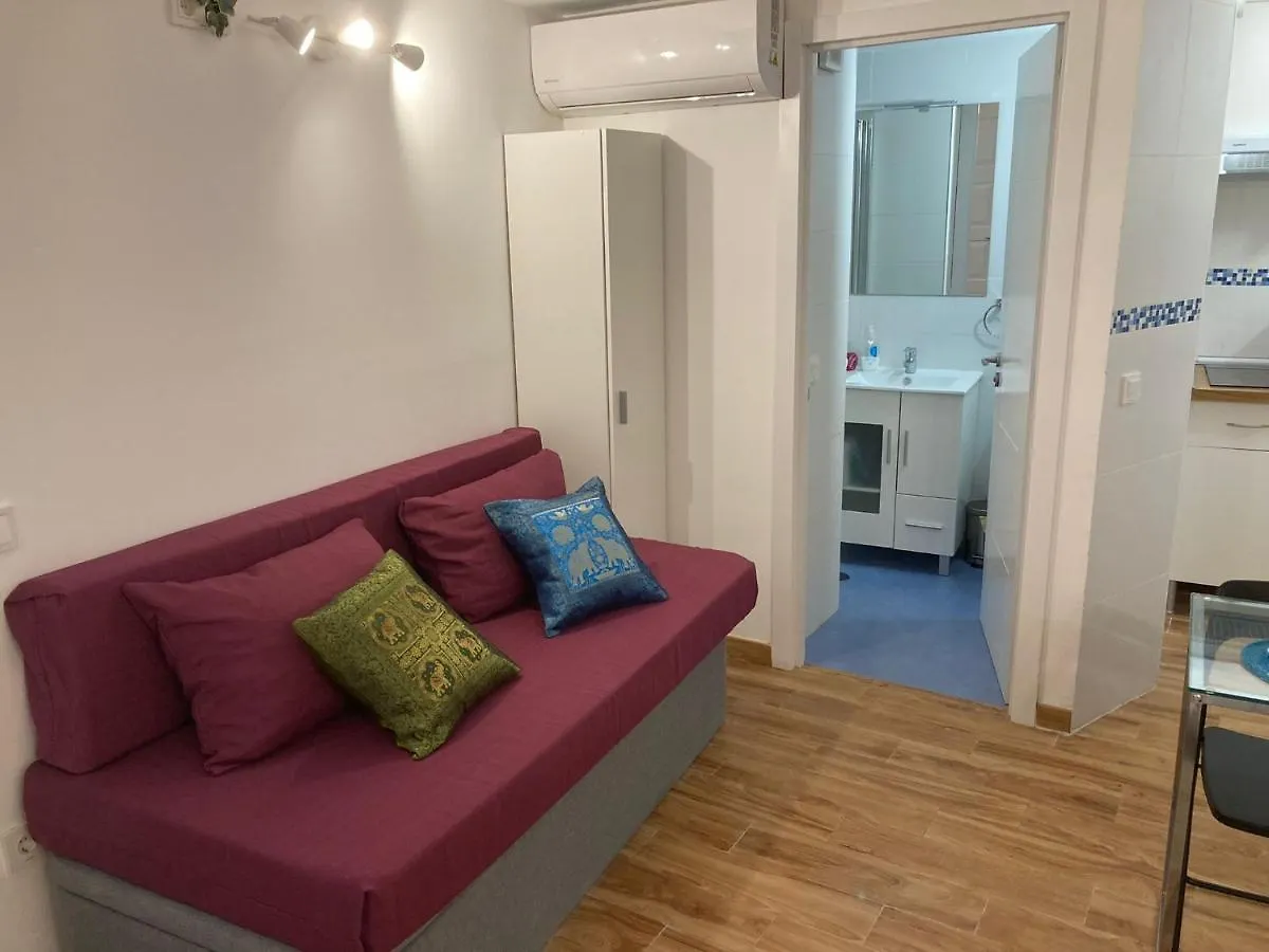 Malagueña Salerosa Apartamento - casa mata de 1 a 4 dormitorios con terraza o patio propio Málaga 0*,
