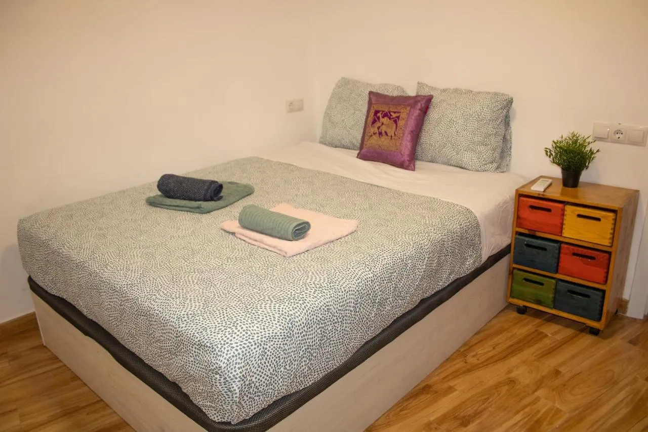 Malagueña Salerosa Apartamento - casa mata de 1 a 4 dormitorios con terraza o patio propio Málaga