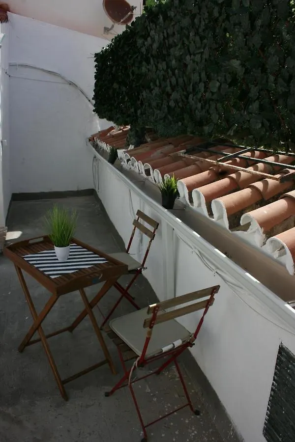 Malagueña Salerosa Apartamento - casa mata de 1 a 4 dormitorios con terraza o patio propio Málaga